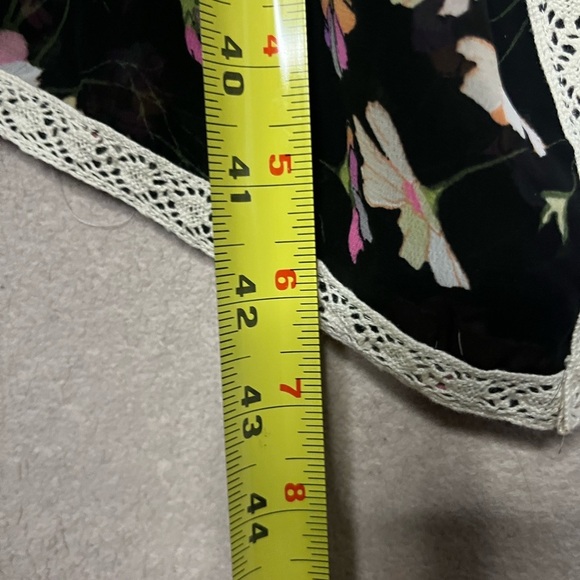 Steve Madden Floral Lace Edge Shawl-Black/White//Pink-Women’s One Size-Bohemian - Picture 7 of 7